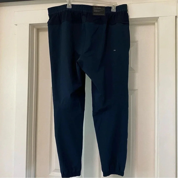 Lululemon Dark Blue License To Train Joggers - Picture 4 of 8